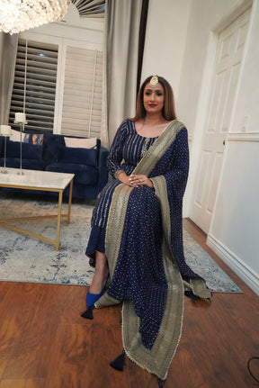 Pretty-kaur-d-fashion-Elegant-Navy-Blue-Punjabi-Suit-with-Golden-Beads-Endorsed 4