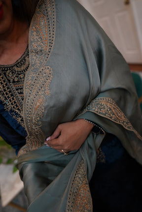 Pretty-kaur-d-fashion-Full-sleeve-navy blue-Punjabi-Suit-with-zari-work-and-antique-cut-work 16