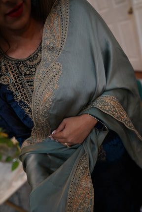 Pretty-kaur-d-fashion-Full-sleeve-navy blue-Punjabi-Suit-with-zari-work-and-antique-cut-work 14