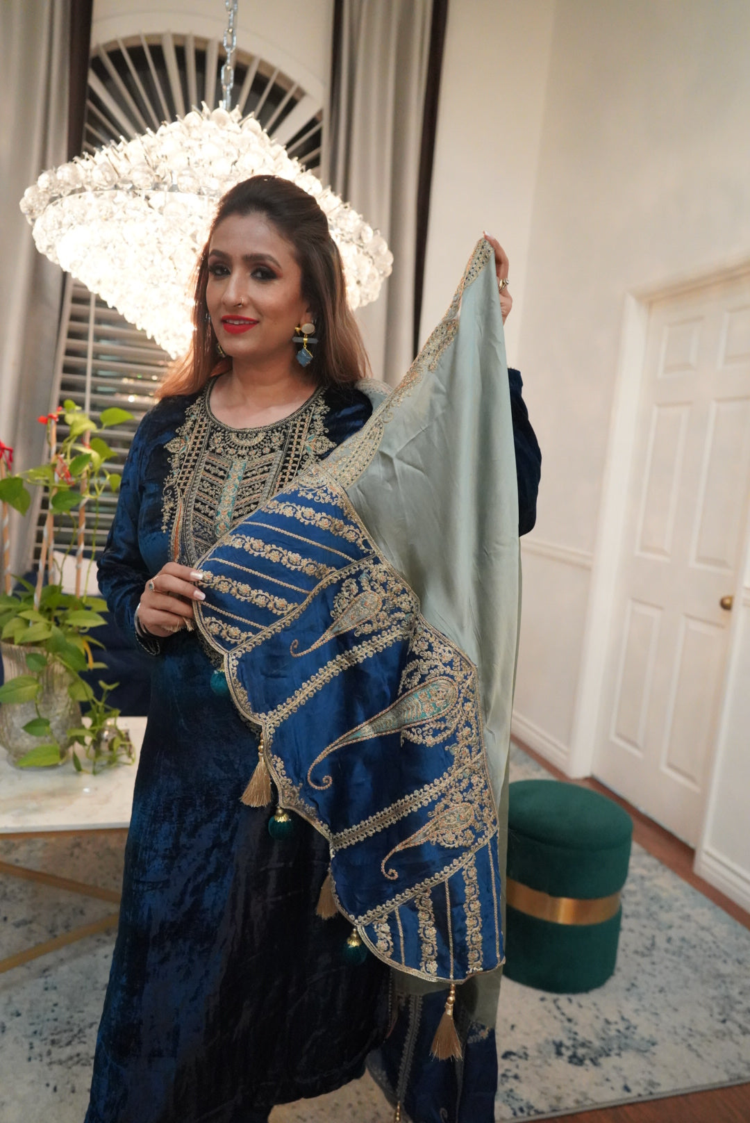 Pretty-kaur-d-fashion-Full-sleeve-navy blue-Punjabi-Suit-with-zari-work-and-antique-cut-work 7