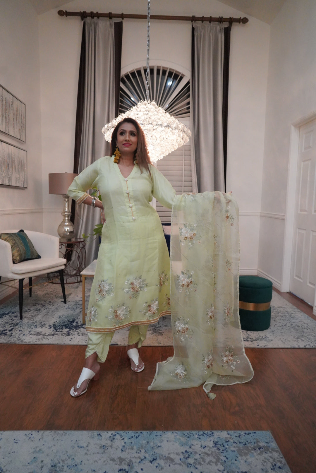 Pretty-kaur-d-fashion-Pastel-Punjabi-Suit-with-tulip-hand-Embroidery 2