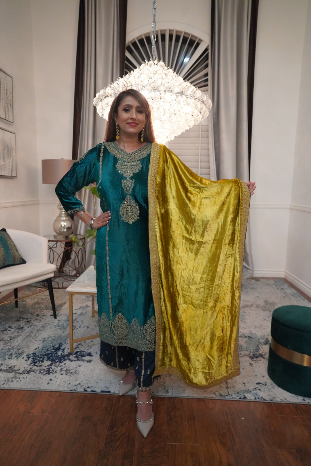 Pretty-kaur-d-fashion-Velvet-Punjabi-Suit-with-Olive-Dupatta-and-Pant 5